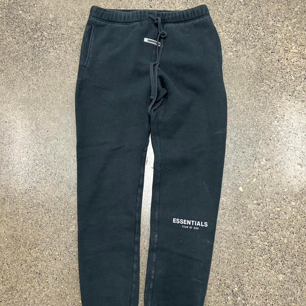 Fear of God Essentials Black Sweatpants Y2K (Size Medium)